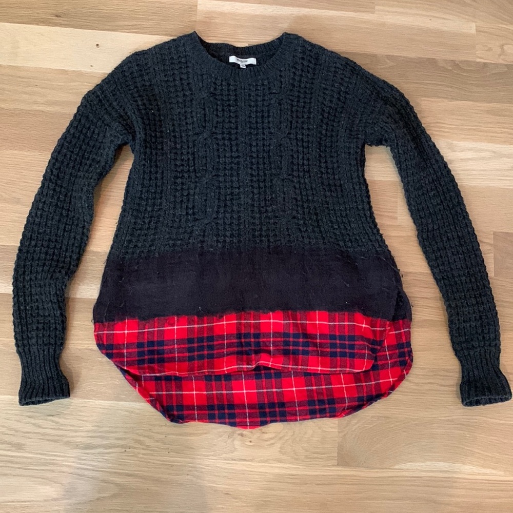 Madewell dark grey with plaid underneath size medium chunky knit sweater